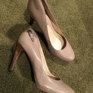 Ladies leather heels